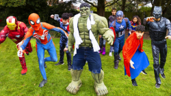 نبرد ابرقهرمانان در دنیای واقع...