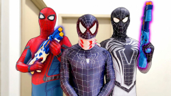 نبرد ابرقهرمانان در دنیای واقع...