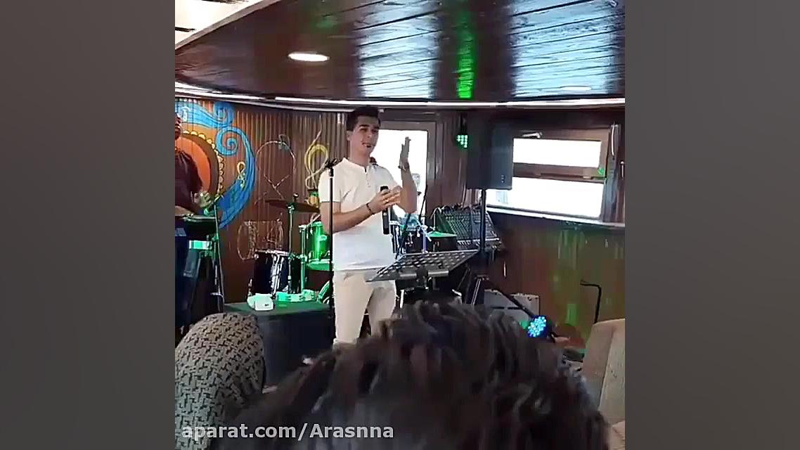 پوستر بزرگ