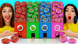 چالش خوردن غذا های یک رنگ  فان...