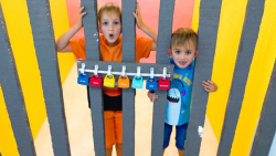 بانوان کودک ولاد و نیکی  نیکی...