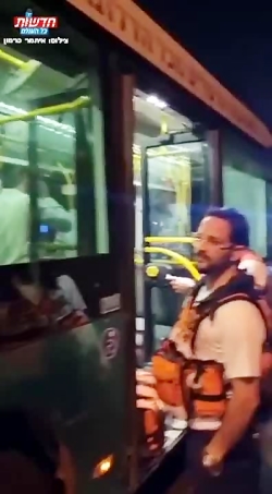 زخمی شدن ۱۰ صهیونیست بر اثر تی...