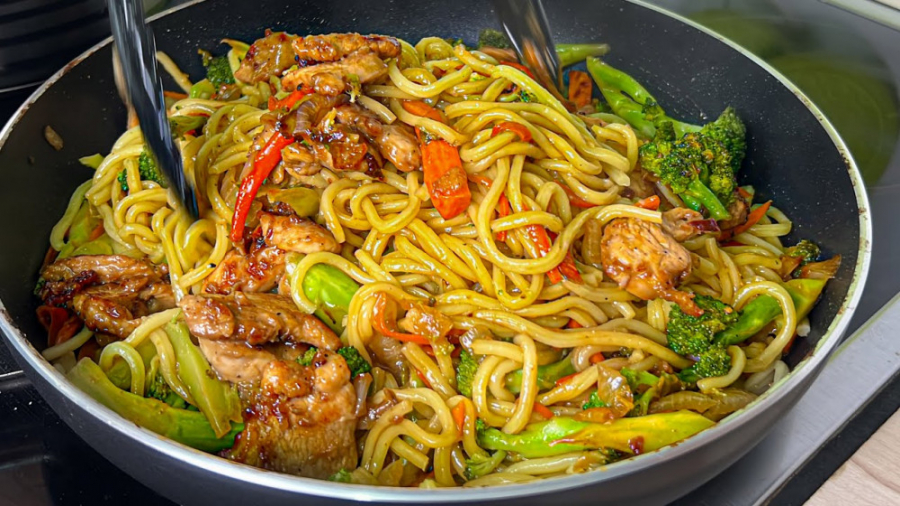 طرز تهیه نودل خوشمزه با سس مخصوص :: آموزش آشپزی