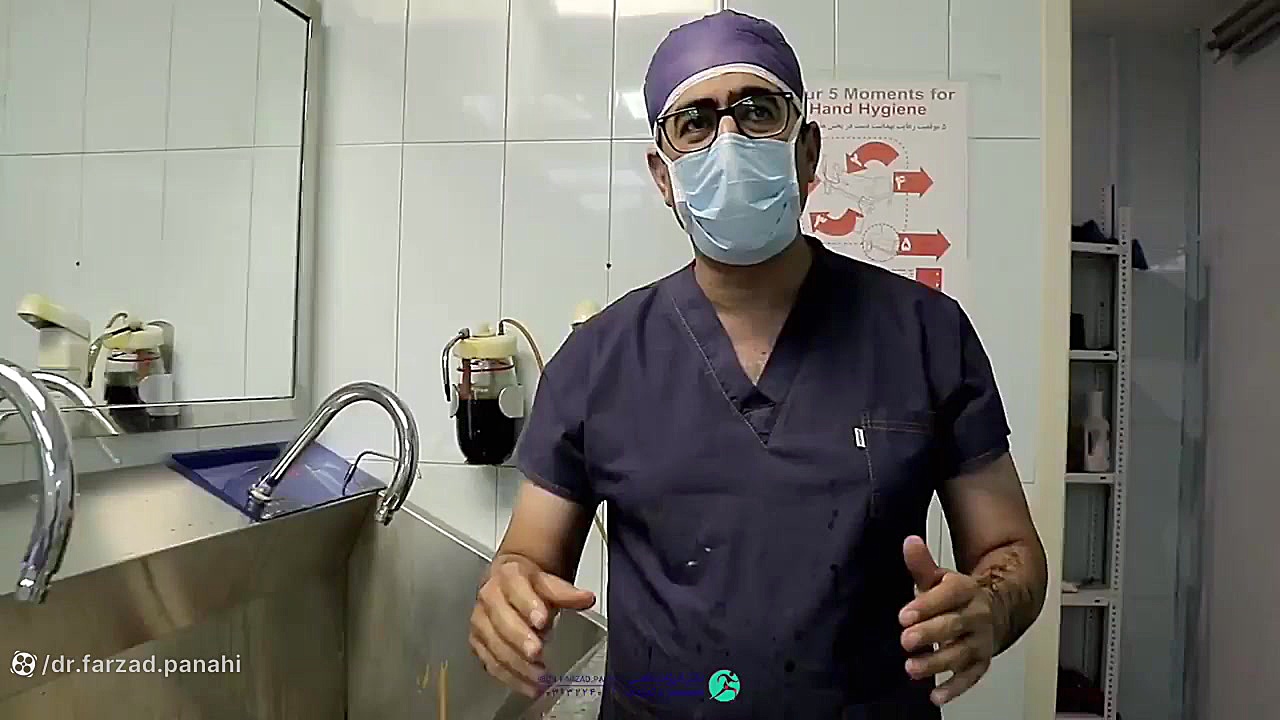 مراحل مقدماتی تعویض مفصل زانو در اتاق عمل کامپوزیت ونیر
