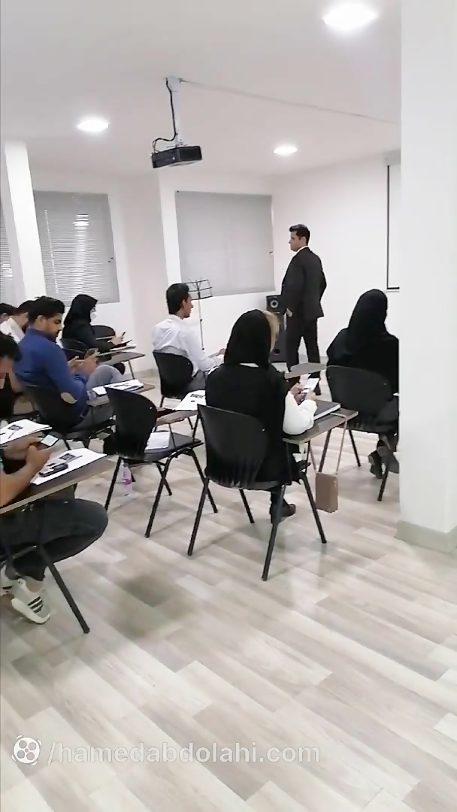 جلسه دوم از بیست دومین دوره سخنرانی و فن بیان بندرعباس