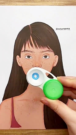 ارایش نقاشی.به نظر من اولی بهت...