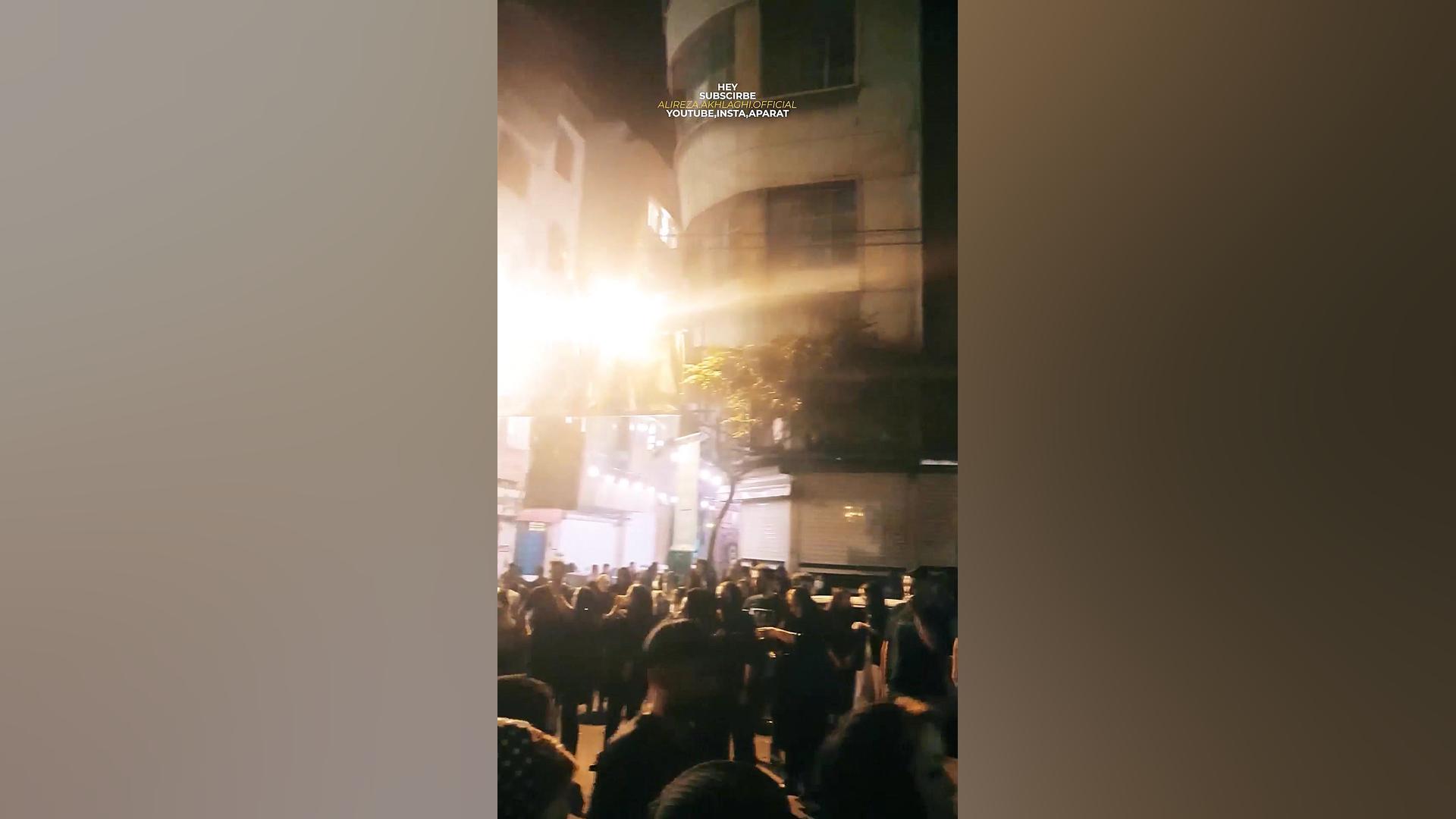 پوستر بزرگ