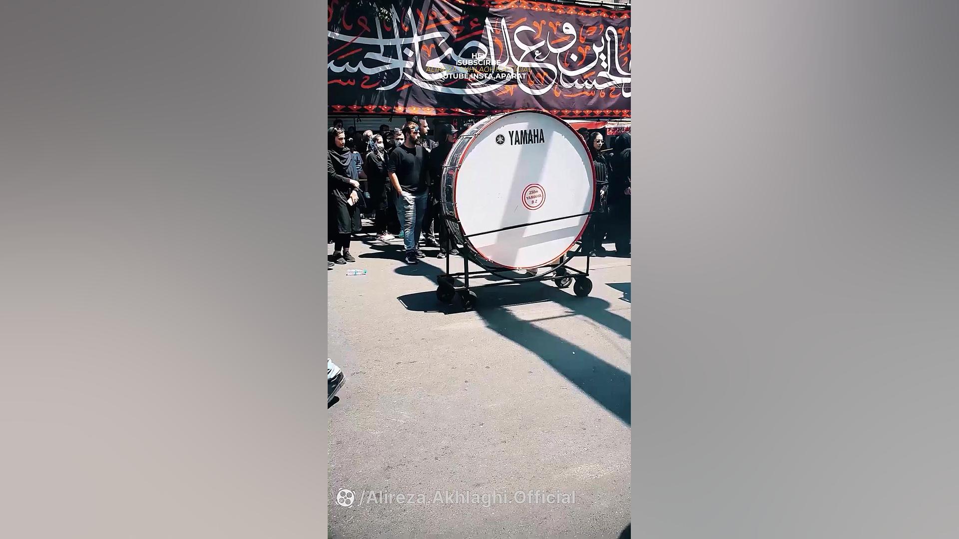 پوستر بزرگ
