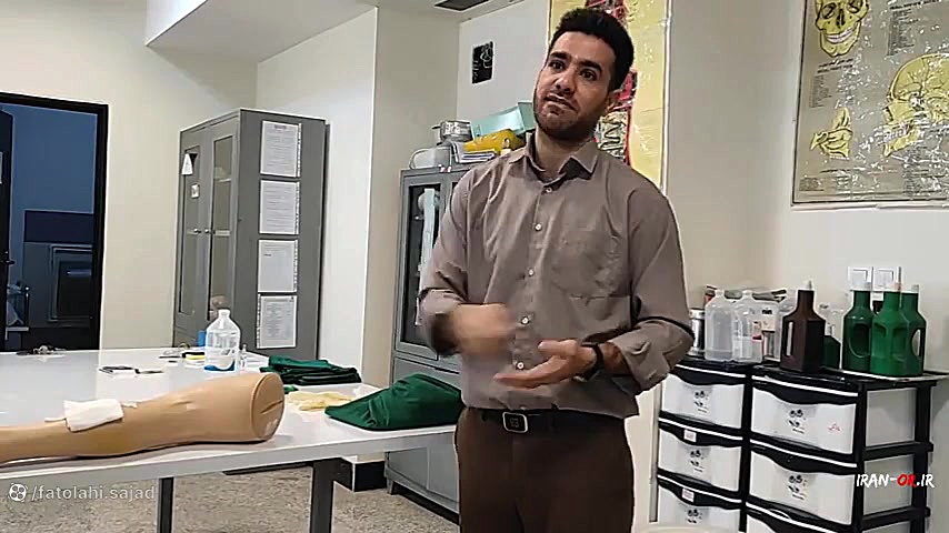 شستشو ،بخیه و پانسمان زخمِ دارای جسم خارجی دندان پیش