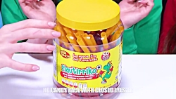 مسابقه آب نبات ASMR با چشمان ب...