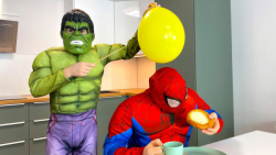 ابرقهرمانان جدید  هالک  مرد عن...