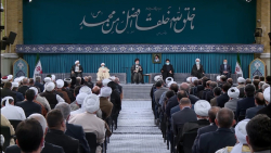 بیانات رهبرانقلاب در دیدار مسئولان نظام و میهمانان کنفرانس وحدت اسلامى بیانات رهبرانقلاب در دیدار مسئولان نظام و میهمانان کنفرانس وحدت اسلامى