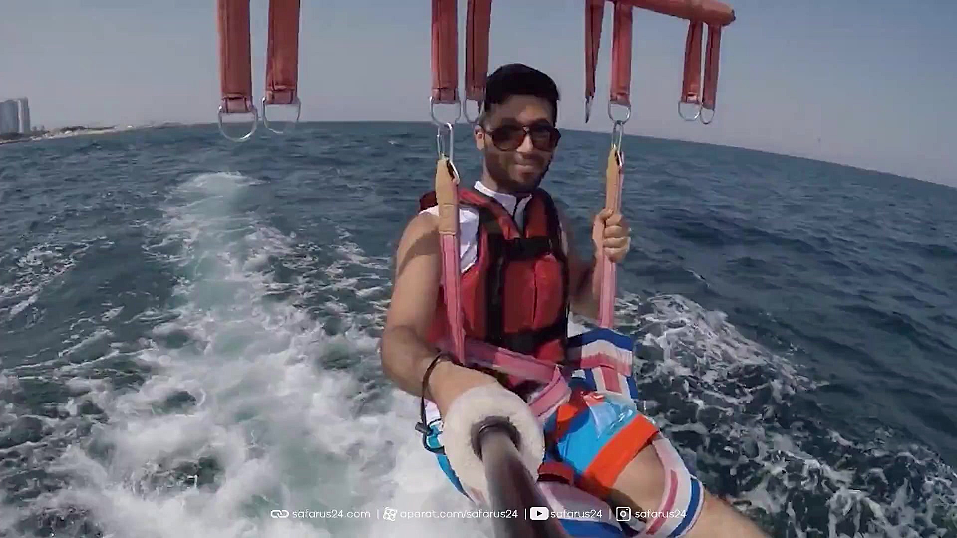 پوستر بزرگ