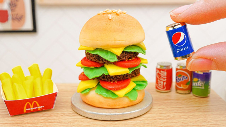 کیک با طرح همبرگر خیلی خاص و و...