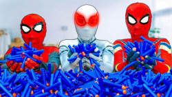 نبرد تیم مرد عنکبوتی با اسحله...