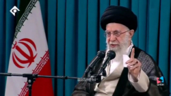 واکنش رهبر انقلاب به شعار یکی از دانش آموزان