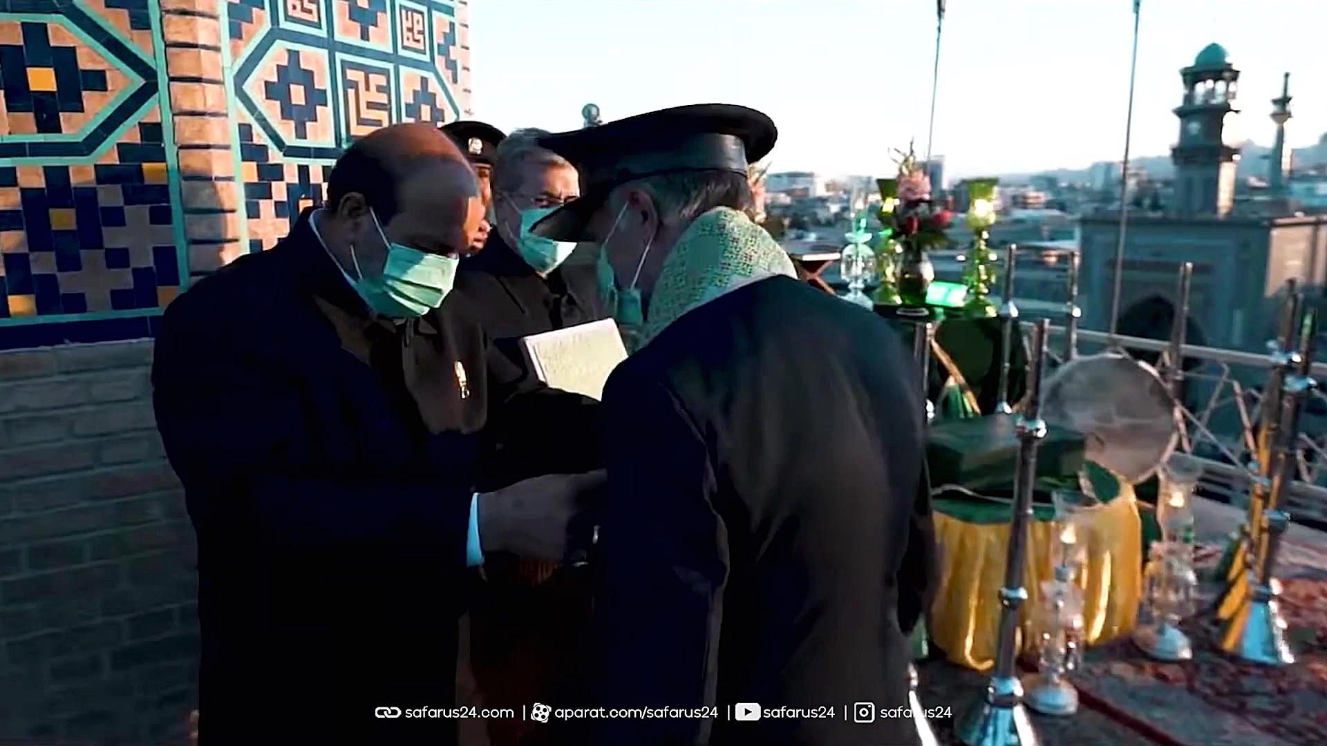 پوستر کوچک