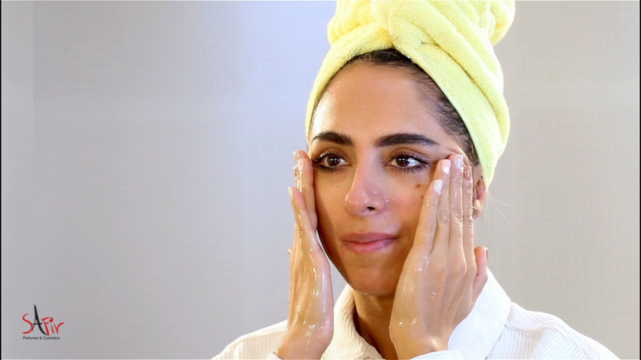 آموزش اسکراب صورت و لایه برداری به شکل صحیح