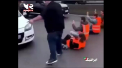 در فرانسه فعالان آب و هوا وسط جاده نشسته و ترافیک درست می کنند در فرانسه فعالان آب و هوا وسط جاده نشسته و ترافیک درست می کنند