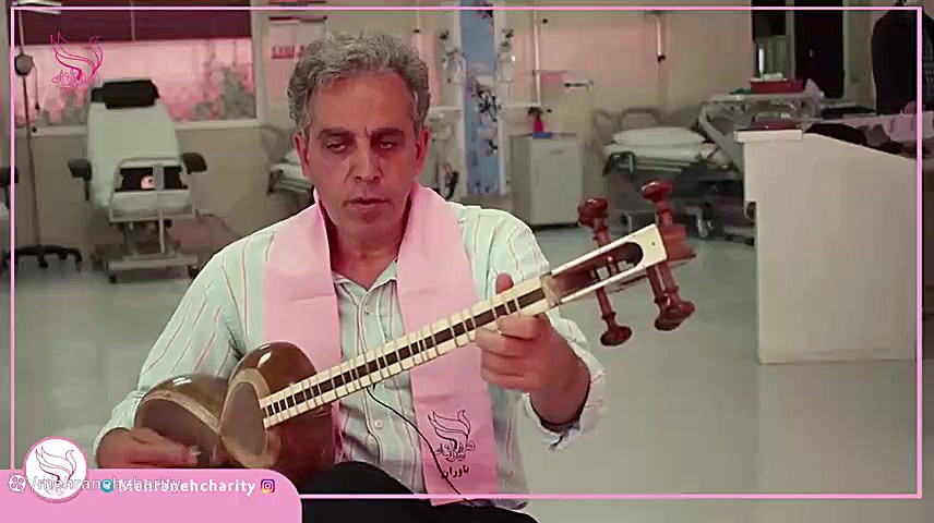 اجرای موسیقی برای بیماران بخش شیمی درمانی مهرانه ابرسانی پوست