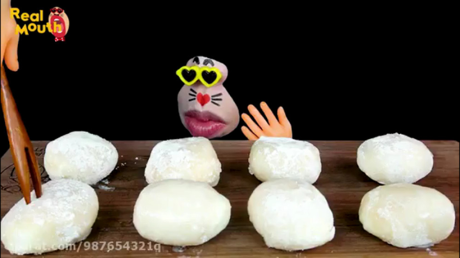 اسمر فود خارجی | خوردن موچی:|