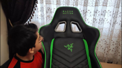آنباکس صندلی گیمینگ ریزر | Razer Tarok Pro