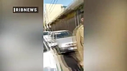 فیلم گروگانگیری در شهرک ولیعصر تهران / پلیس چگونه مانع خودکشی مرد گروگانگیر شد؟ فیلم گروگانگیری در شهرک ولیعصر تهران / پلیس چگونه مانع خودکشی مرد گروگانگیر شد؟