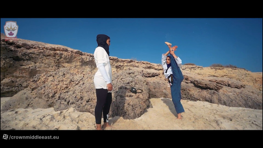 راضیه جانباز و مرجان سلحشوری در تیزر کمدی تبلیغاتی شرکت تاج طلایی خاورمیانه