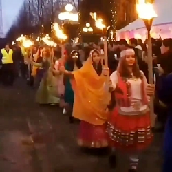 مراسم جشن چهارشنبه سوری در استکهلم سوئد با ساز و پوشش های زیبای ایرانی مراسم جشن چهارشنبه سوری در استکهلم سوئد با ساز و پوشش های زیبای ایرانی