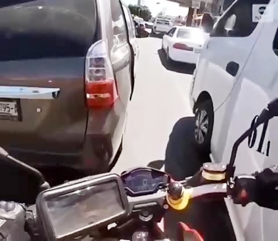 شانس آوردن و این دفعه به خیر گذشت، ولی حتما در ماشین رو قفل کنید... مخصوصا وقتی شانس آوردن و این دفعه به خیر گذشت، ولی حتما در ماشین رو قفل کنید... مخصوصا وقتی