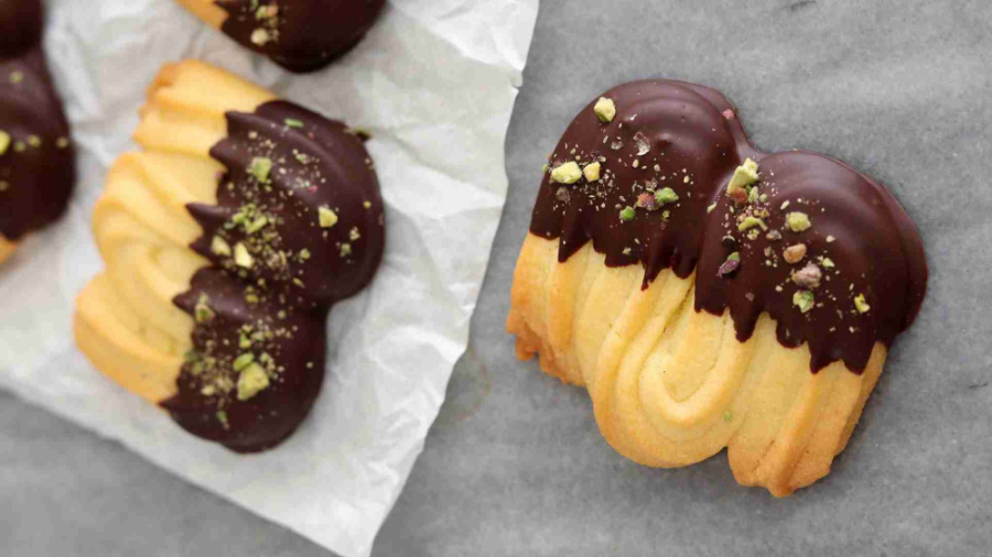 شیرینی خشک پایپ شده