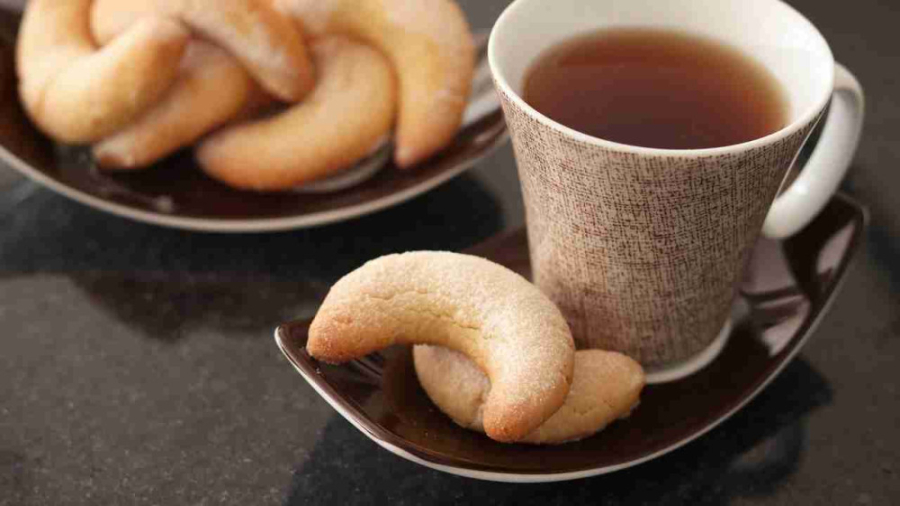 حلال بادامی