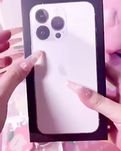 آنباکس آیفون کیوت