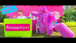 ناستیا و پدر  نستیا وانمود می...