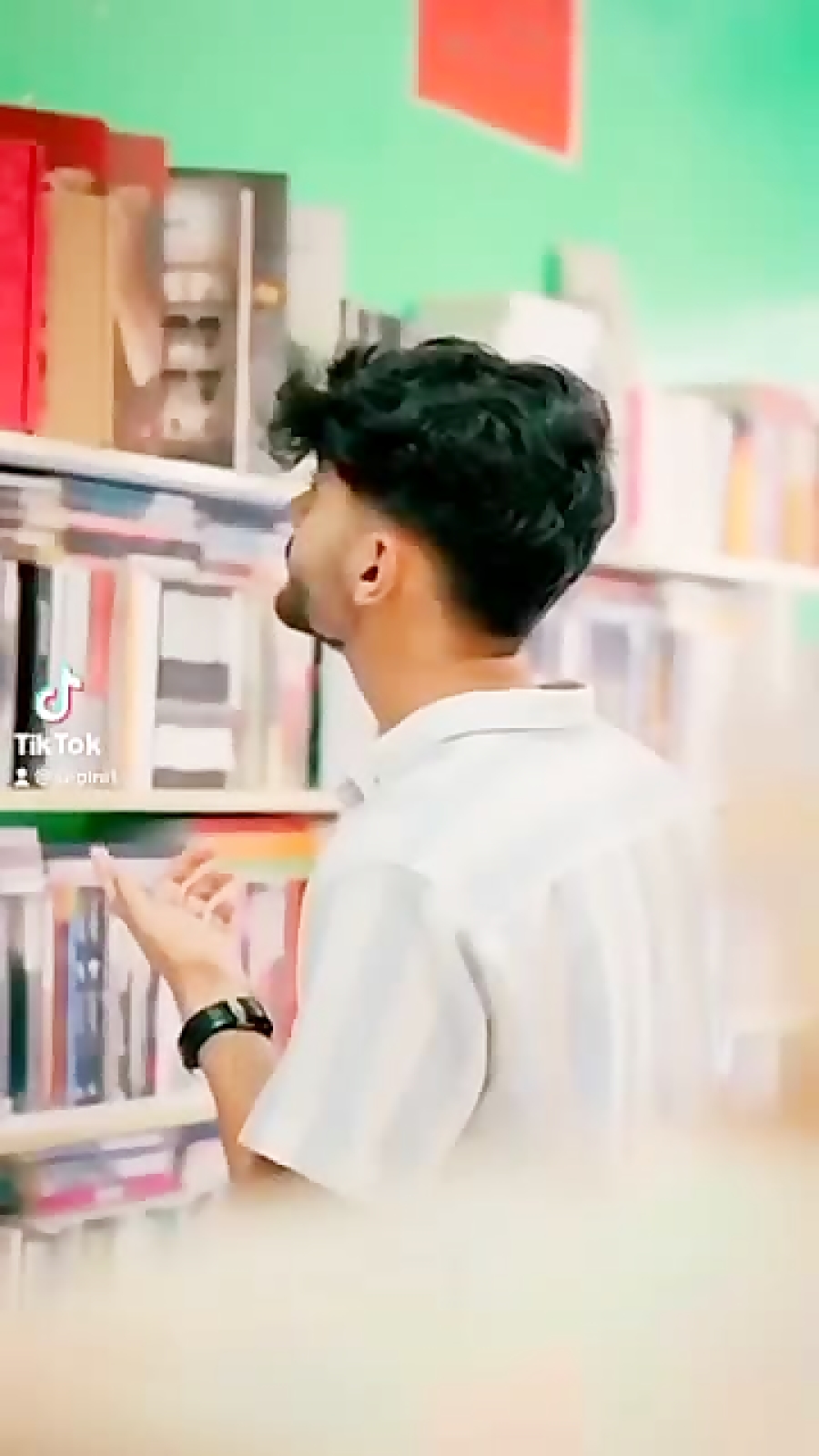 مانی وسپیده.