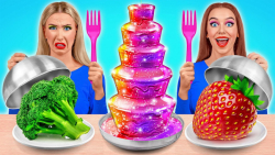 چالش غذایی  خنده دار  آبی و قر...