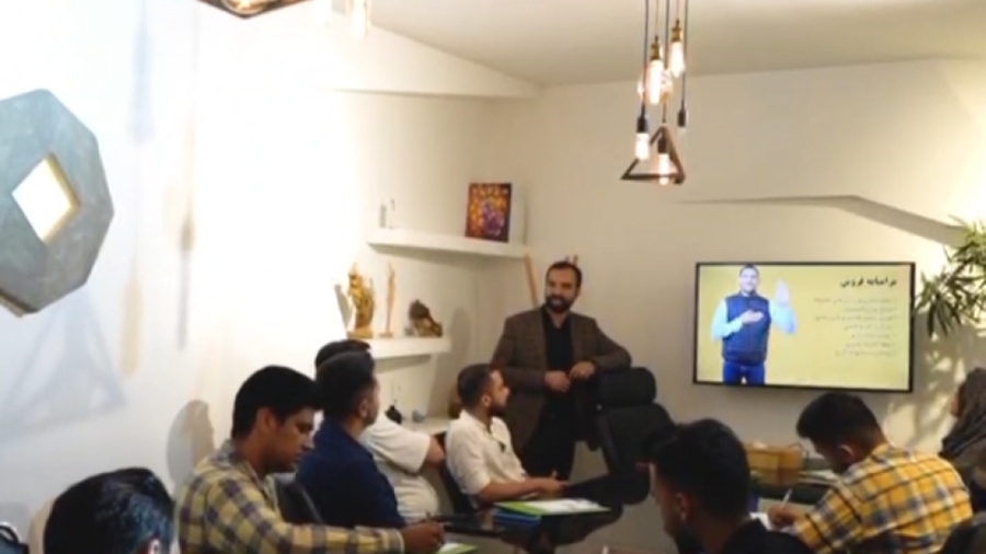 جلسه آموزش ویزیتور حرفه ای دکتر محمدرضا طاهری