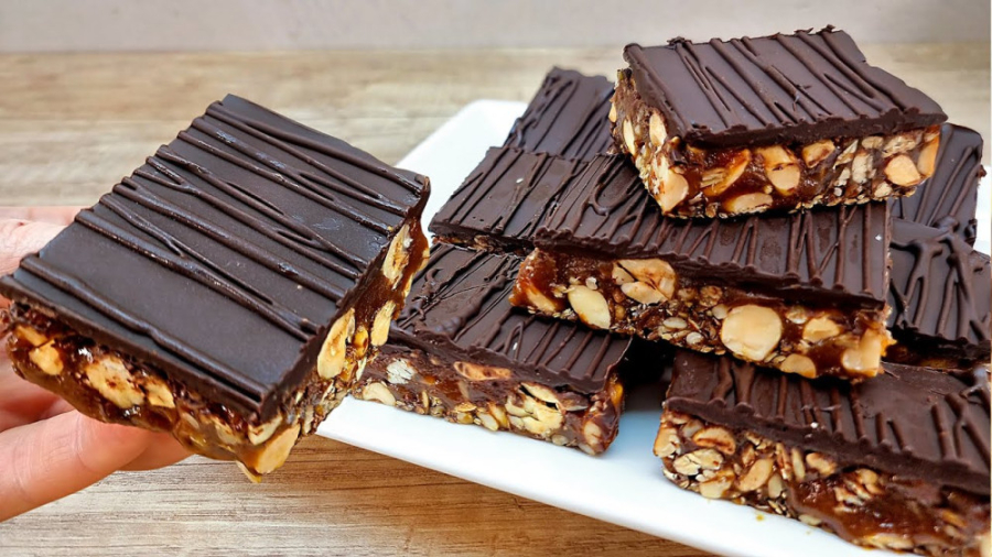 طرز تهیه شیرینی بادومی با روکش شکلاتی :: شیرینی های خانگی