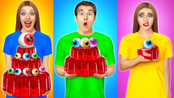 چالش قرمز آبی  خوردن غذاهای هم...