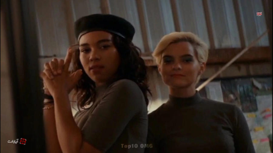 معرفی فیلم ترسناک و اسلشر تراژدی دختران | Tragedy girls زمان80ثانیه