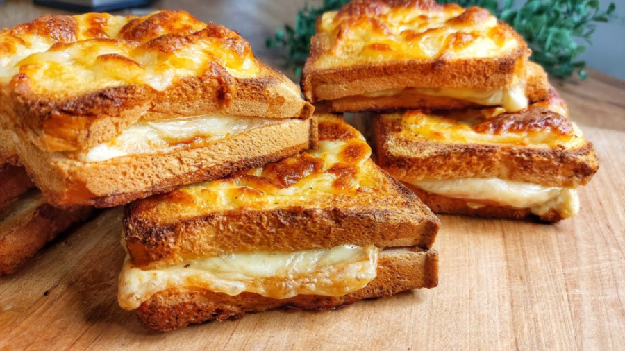 طرز تهیه نان تست پنیری :: آموزش آشپزی آسان در خانه :: عصرانه