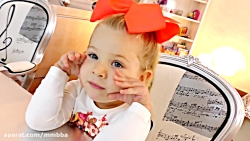 دیانا و روما :: بازی با بادکنک...