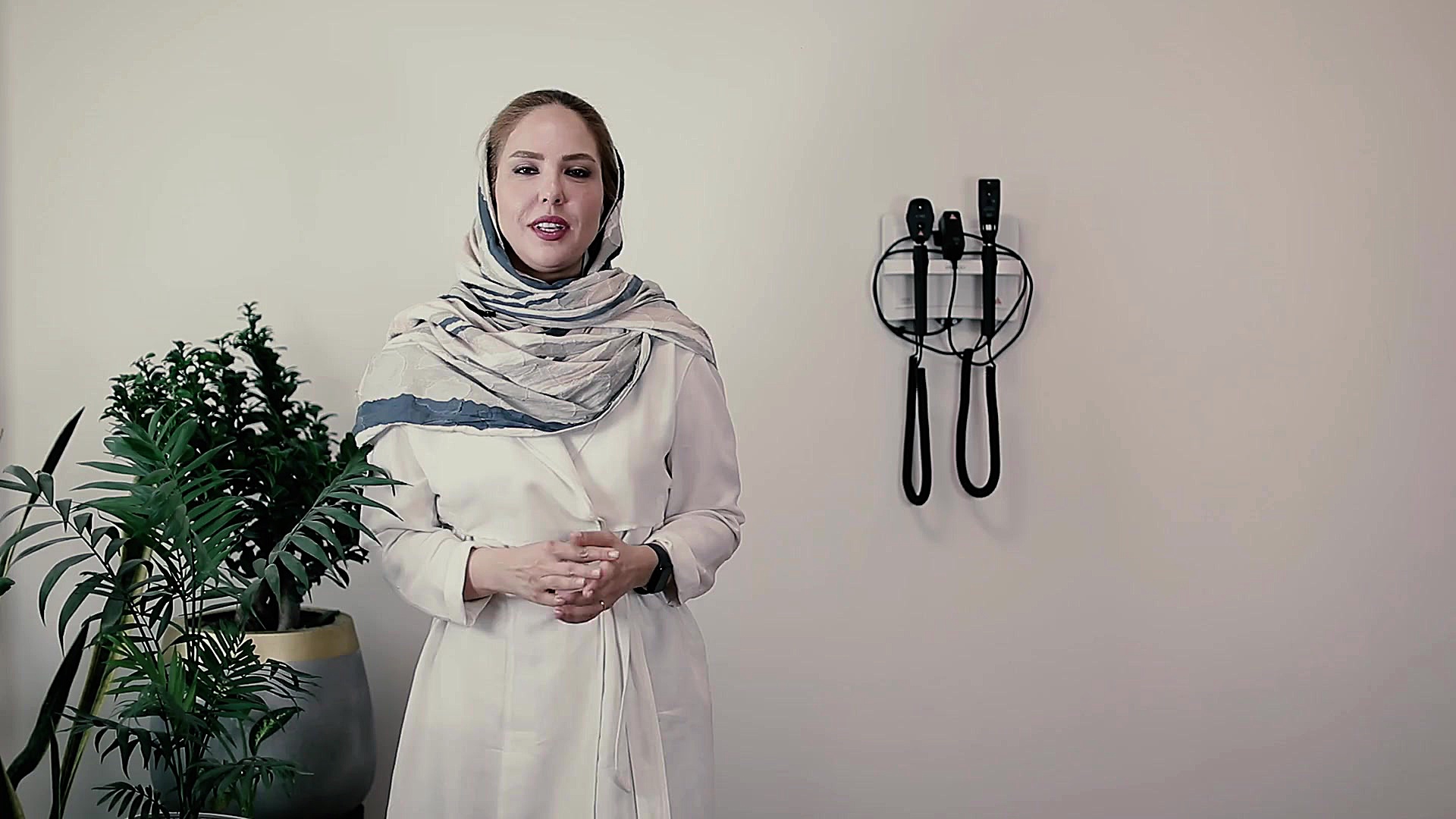چرا برخی از چشم پزشکان عینکی هستند؟ دکتر لیلا غیاثیان