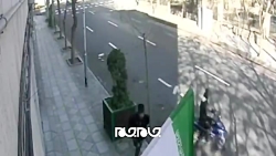لحظه دستگیری زورگیران قمه کش خیابان بهشت تهران! لحظه دستگیری زورگیران قمه کش خیابان بهشت تهران!