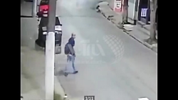 حمله عابر پیاده به دوسارق موتو...