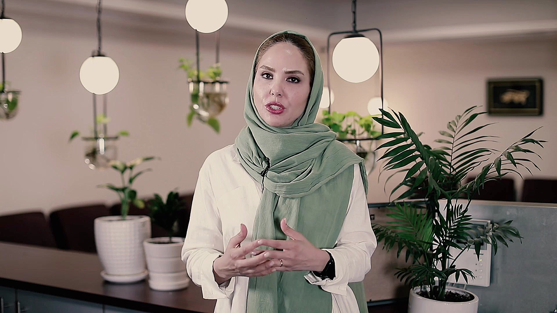 عمل اسمایل جدید‌ترین روش برای براشتن عینک دکتر لیلا غیاثیان
