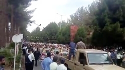 فیلم/ تشییع پیکر ۵ شهید مرزبانی حادثه تروریستی سراوان فیلم/ تشییع پیکر ۵ شهید مرزبانی حادثه تروریستی سراوان