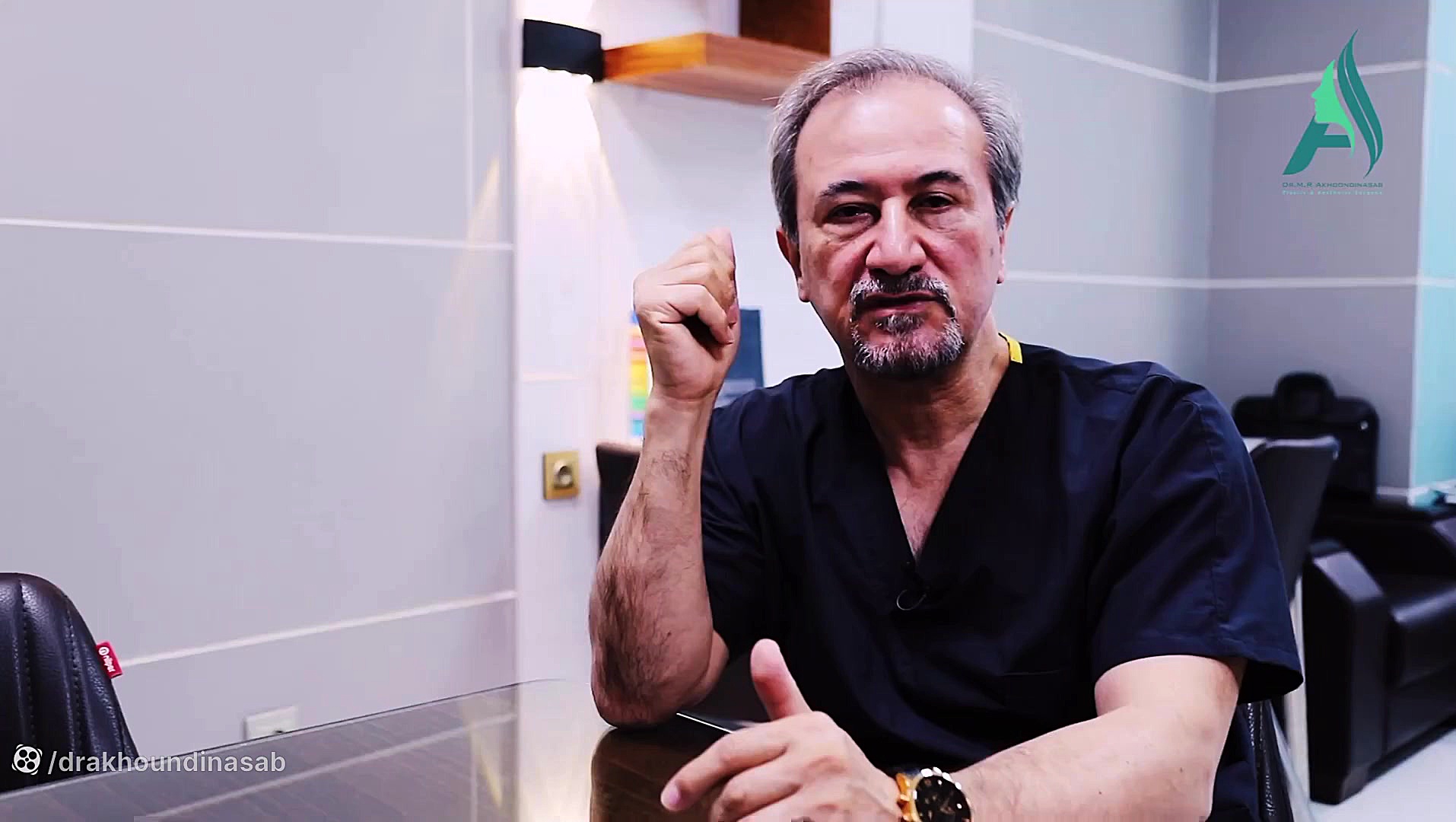 افتادگی پلک به دلیل افزایش سن دکتر محمدرضا آخوندی نسب-فوق تخصص جراحی پلاستیک