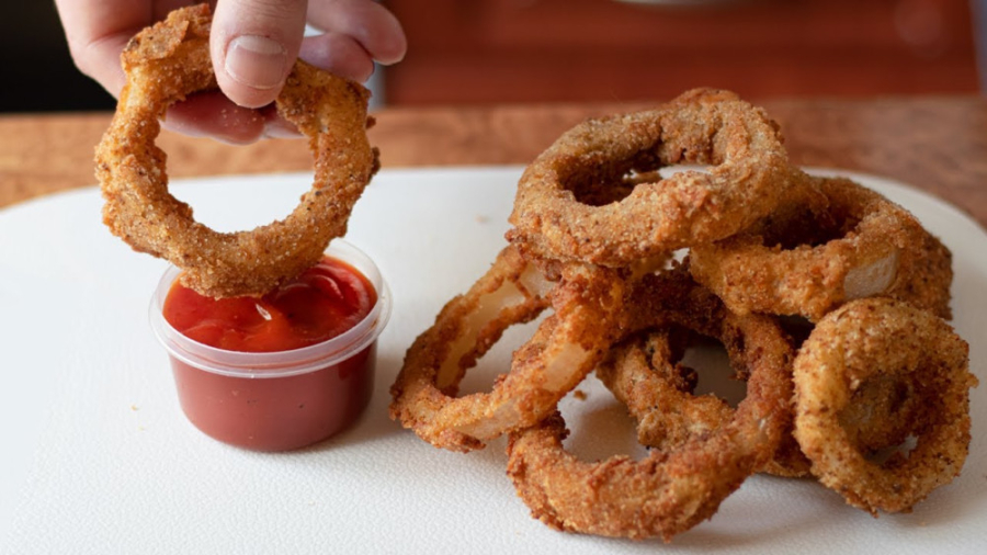 طرز تهیه پیازسوخاری با سس مخصوص :: آموزش غذای سوخاری