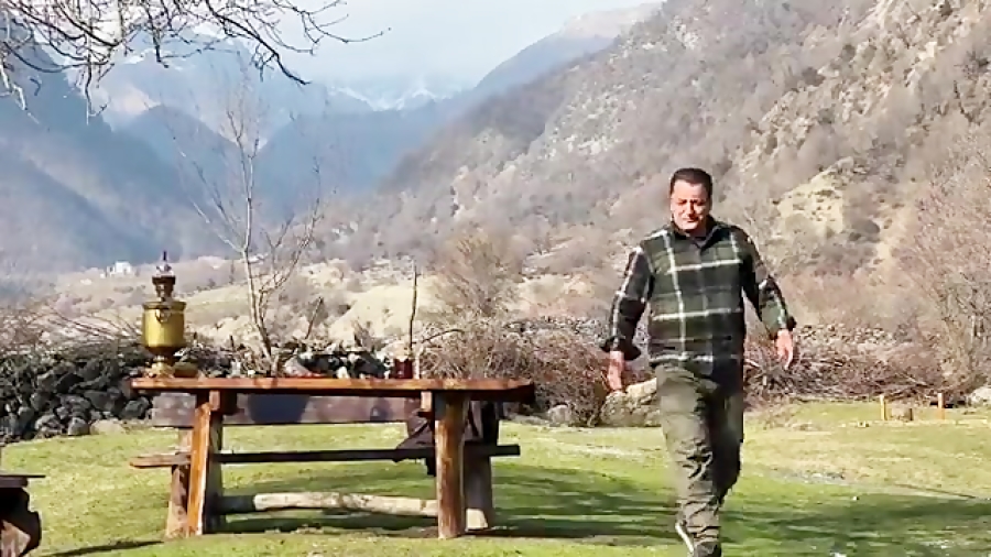 ماهی بزرگی گرفتم و در یک تنور بزرگ پختم! روز ماهی در روستا